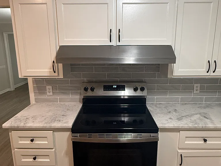 413 Orleans St — Photo 3