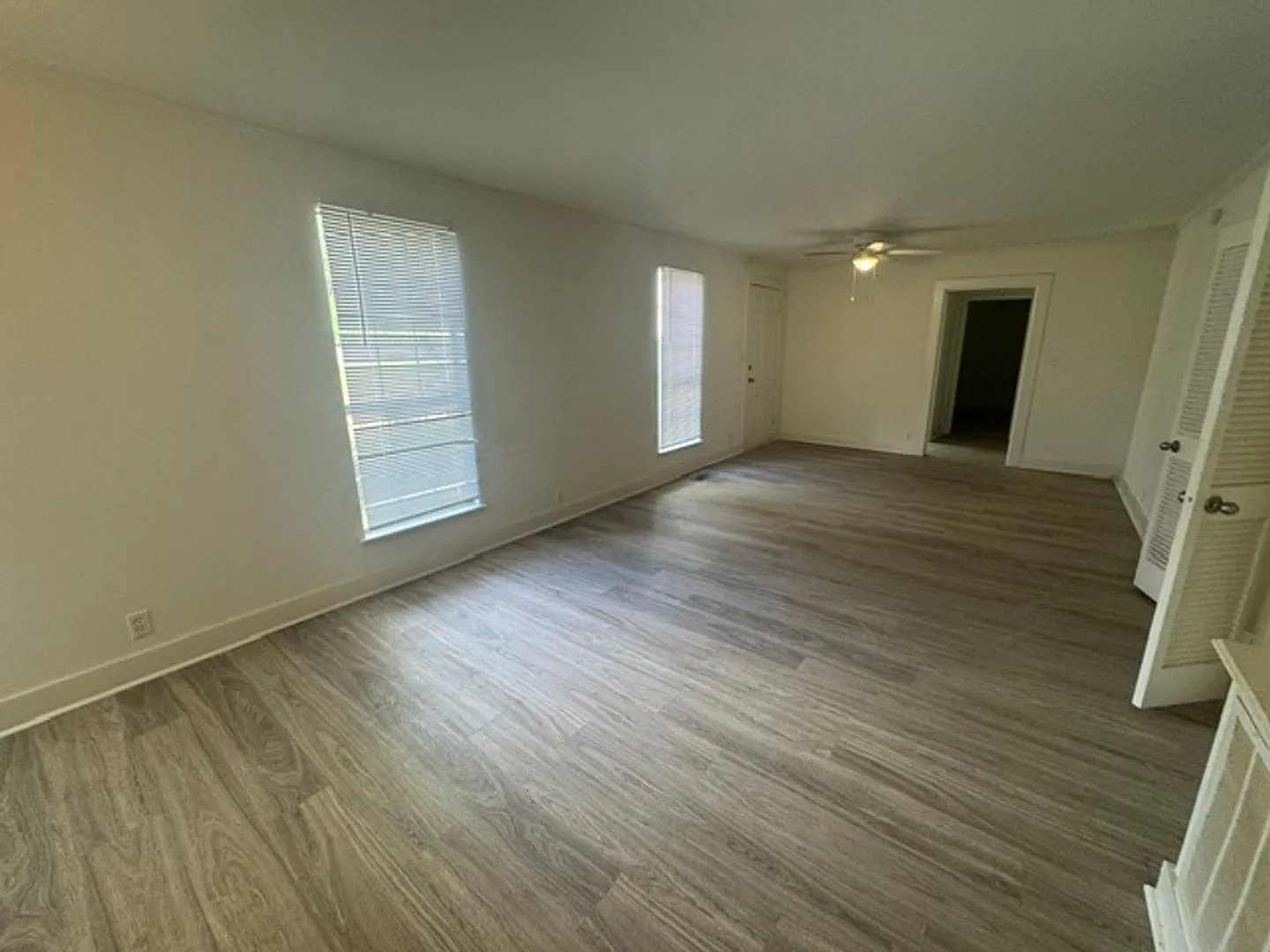 Two bedroom, 1 Bathroom. Cute home! No Pets! — Photo 2