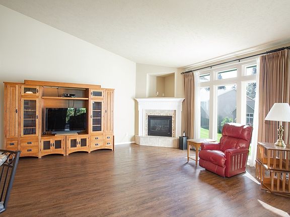 2nd image of 5008 S Dearborn Ln