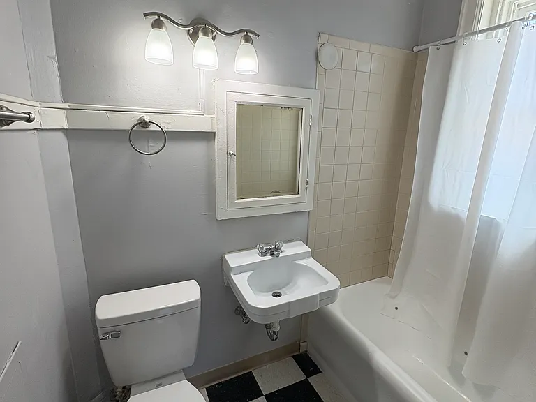 524 S 31st St #25 — Photo 6