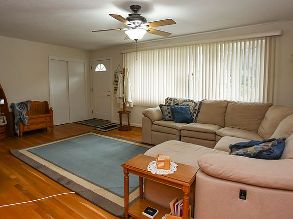 4th image of 108 Wyndcrest Ave