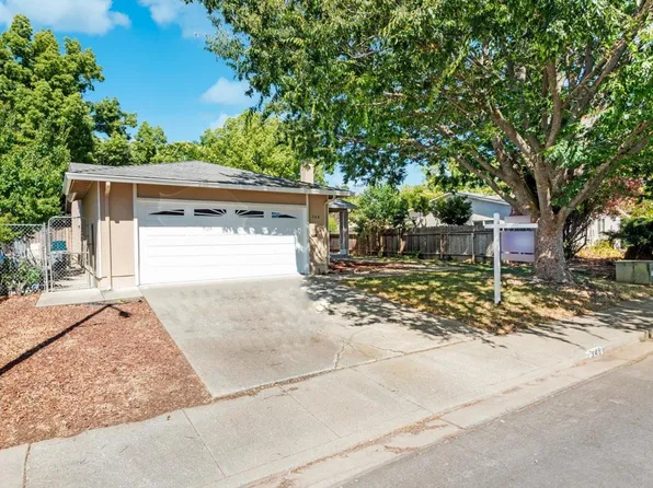 348 Spruce Court, Vacaville, CA 95687