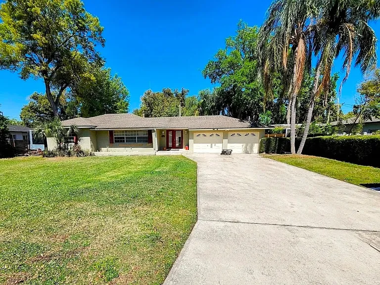 1009 N Palm Ave — Photo 1