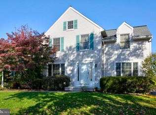 26 Crestmont Ct, Lititz, PA 17543