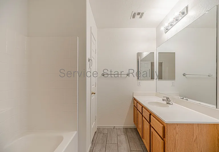 25235 W La Mont Ave — Photo 14
