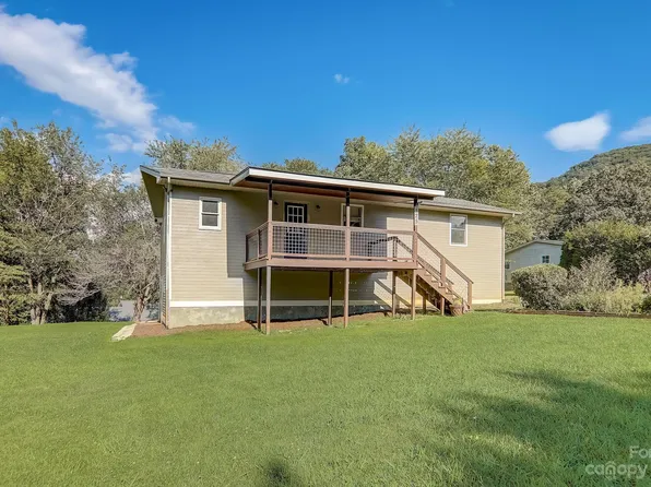 225 Doc Snyder Dr, Swannanoa, NC 28778