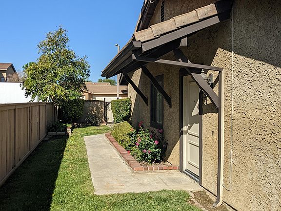 Side yard up to front door