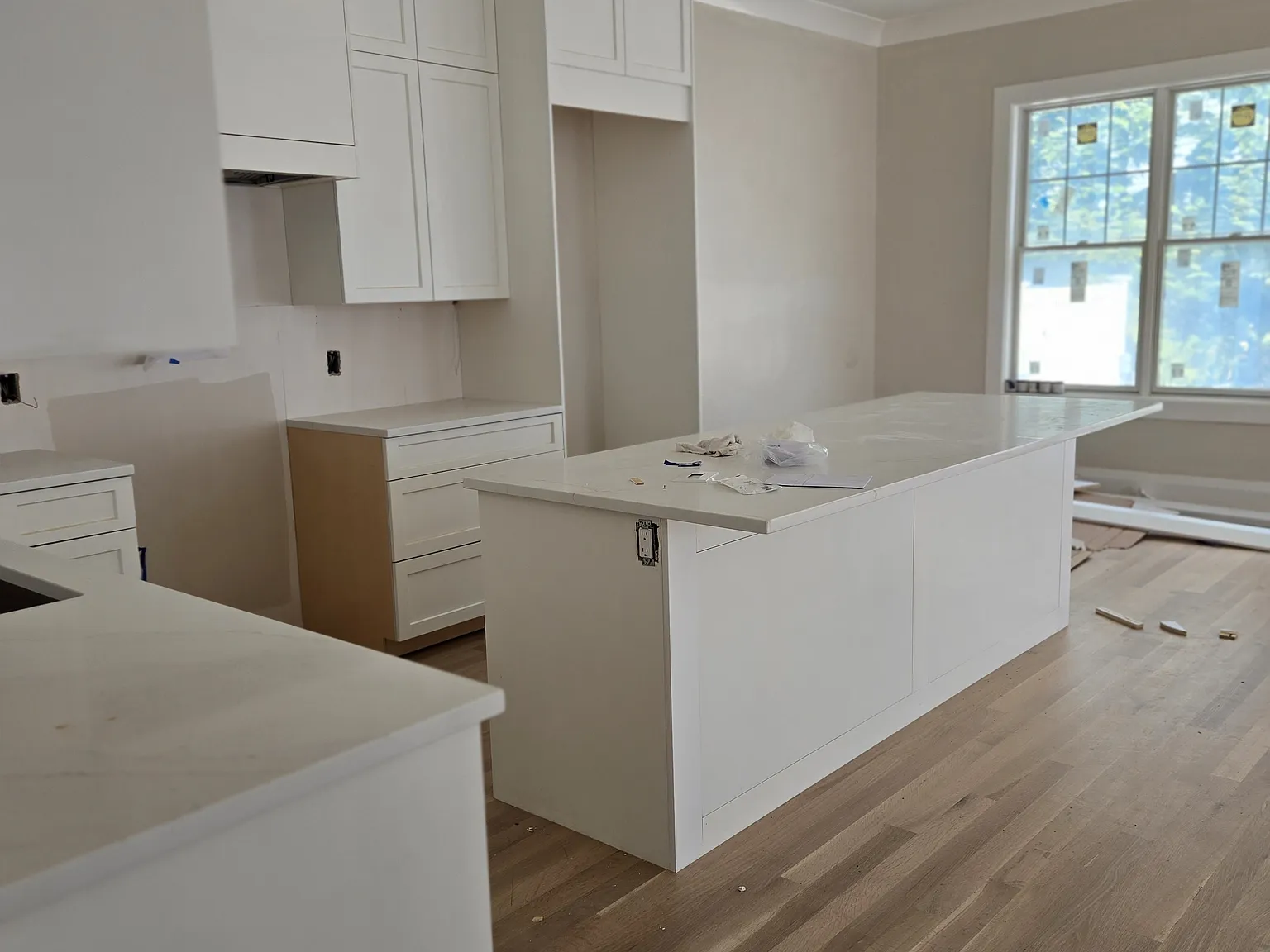 5 bed, 4.5 bath, 3500 sqft, $12,000 — Photo 2