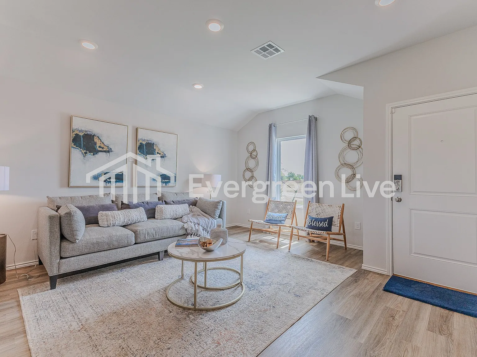 3 bed, 2.0 bath, 1216 sqft, $1,645 — Photo 3