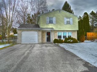 6275 Tobinlea Cir, East Syracuse, NY 13057