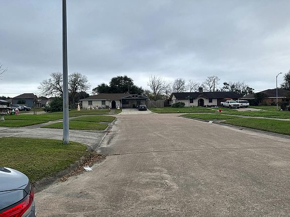 5th image of 706 Whelton Cir