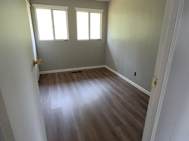 171 Andover Rd — Photo 5