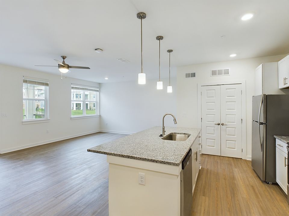 1st image of 2520 New Port Royal Rd APT 4203
