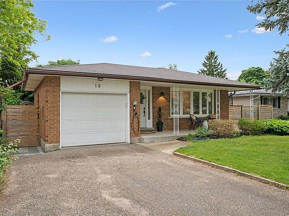 4th image of 18 Jasper Ct