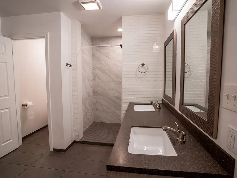 1728 E Laguna Dr — Photo 5
