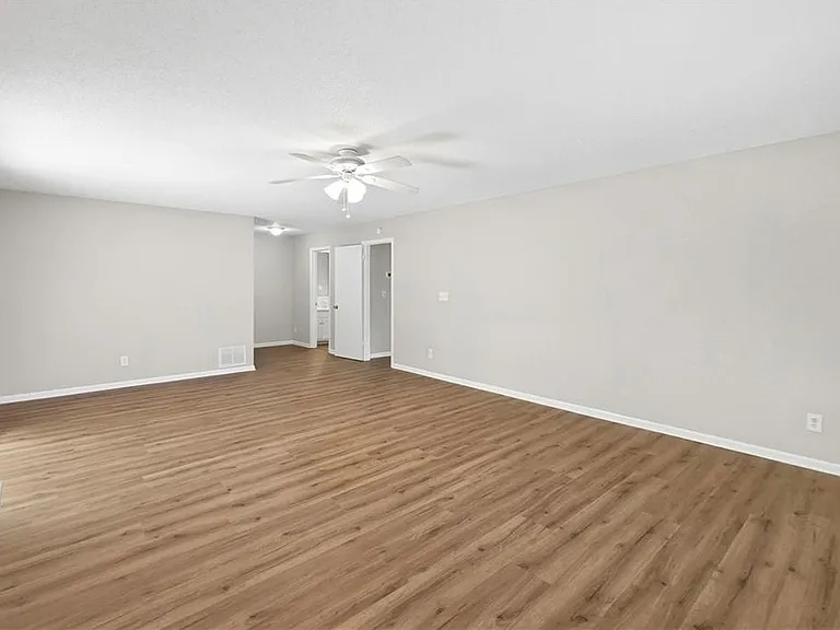 5949 James Rd — Photo 26