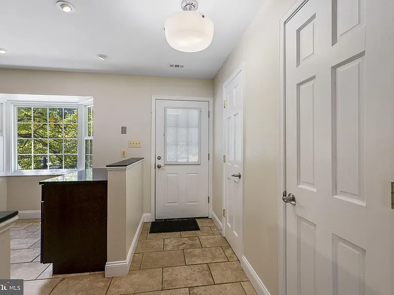 124 Barnsfield Ct #216 — Photo 3