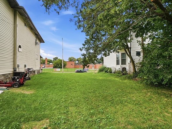 4th image of 756 Kelton Ave