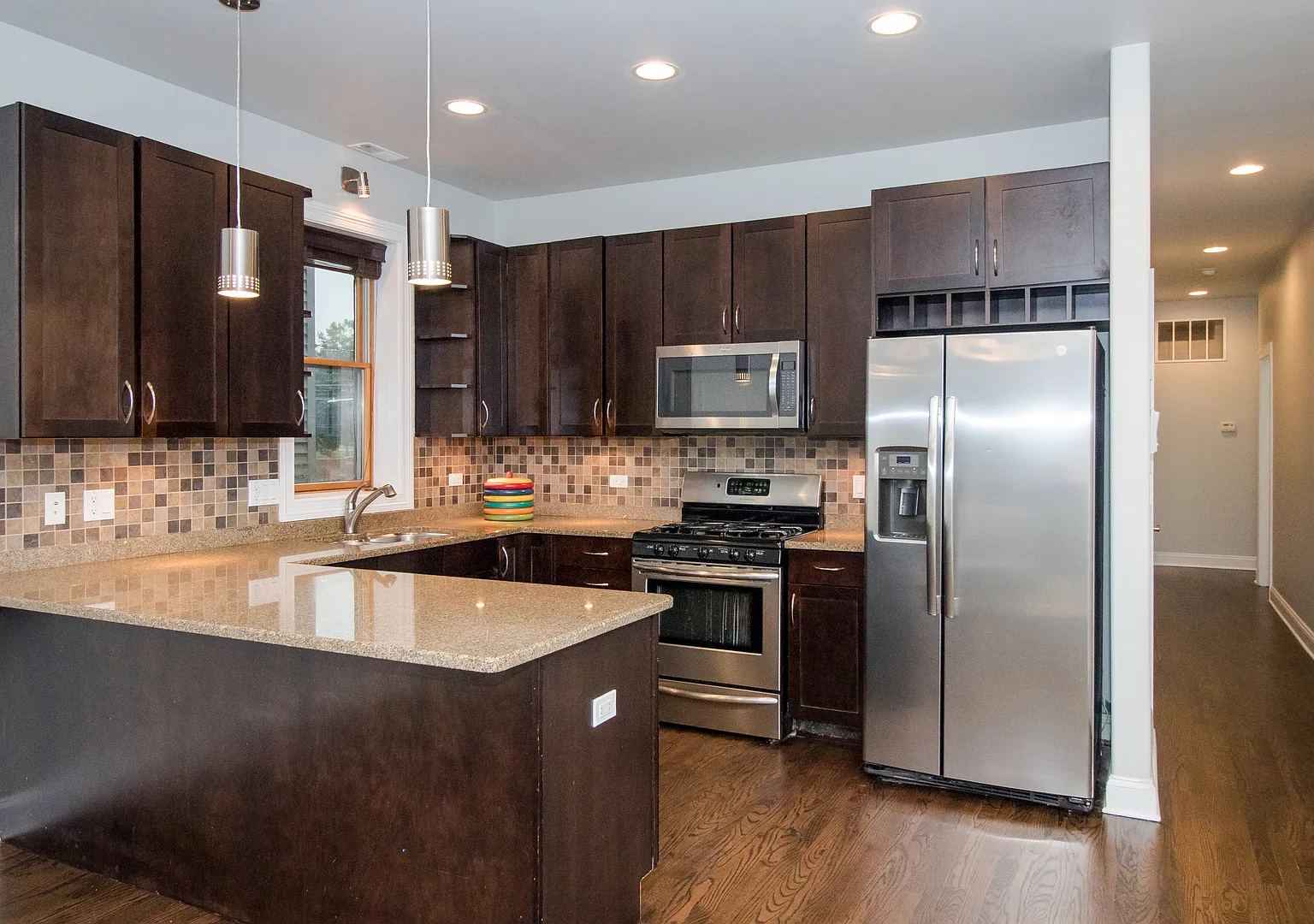3 bed, 1700 sqft, $3,395 — Photo 3