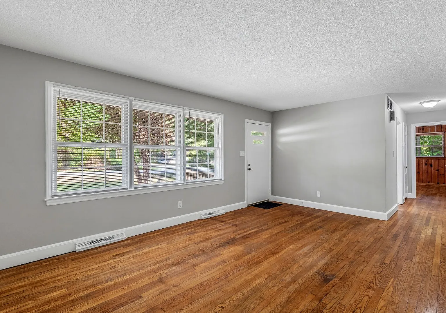 2701 Fairfax Rd — Photo 4