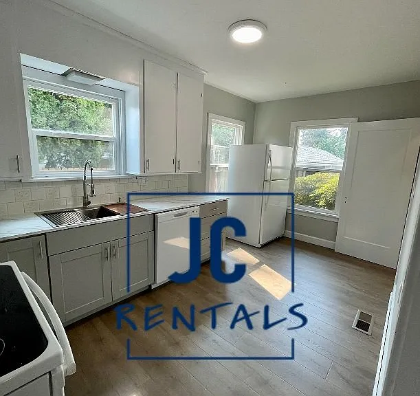 1522 Folsom Ave — Photo 9