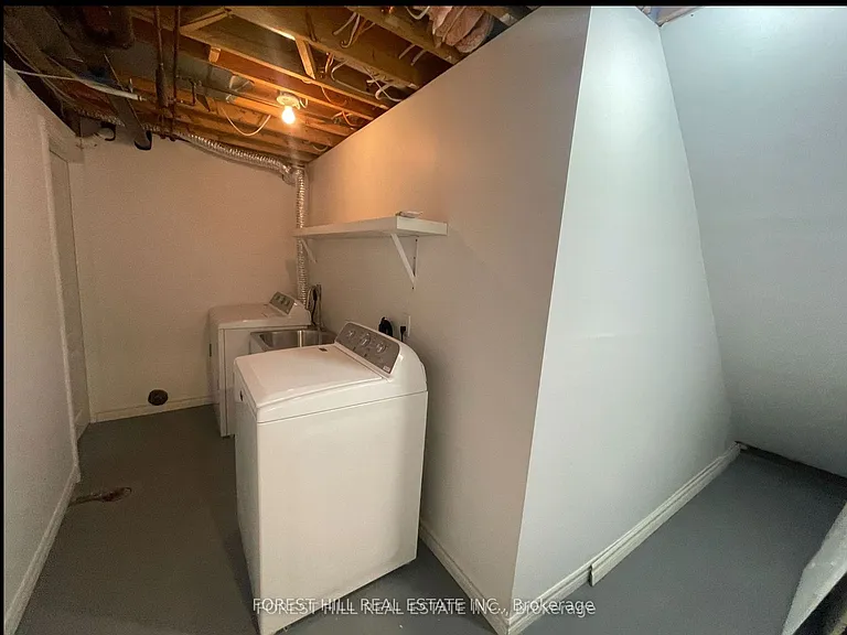 52 Adventure Cres #BASEMENT — Photo 11