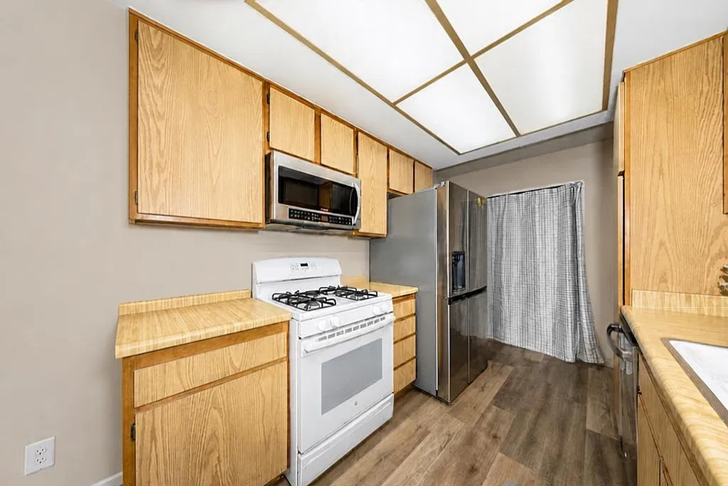 2 bed, 1124 sqft, $2,195 — Photo 3