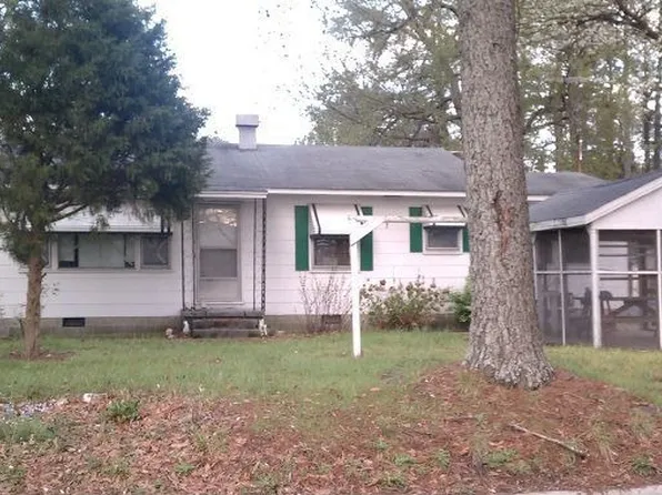 811 Grace St, Scotland Neck, NC 27874