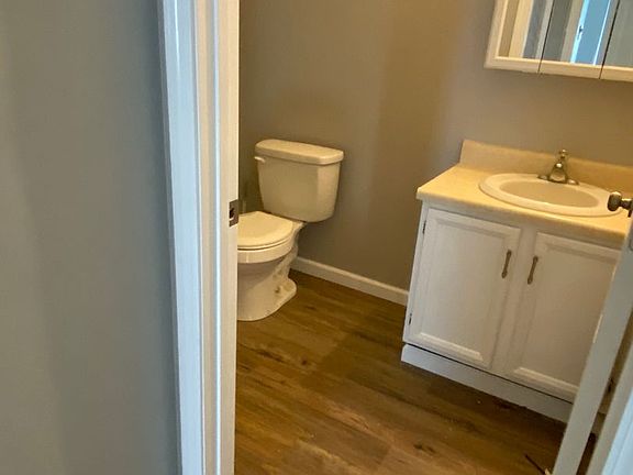 5th image of 2908 Lawnridge Ct APT A