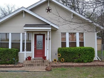 608 Farley St, Waxahachie, TX, 75165