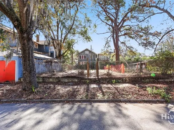 311 E 39th Street, Savannah, GA 31401