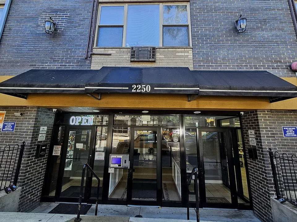 2250 N Lincoln Ave #205