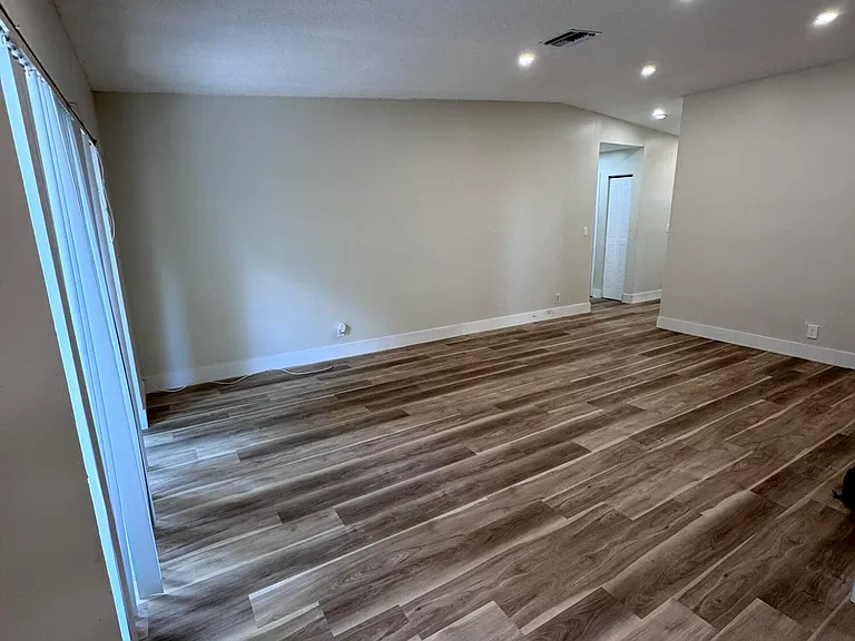 7914 Pembroke Rd #7914 — Photo 9