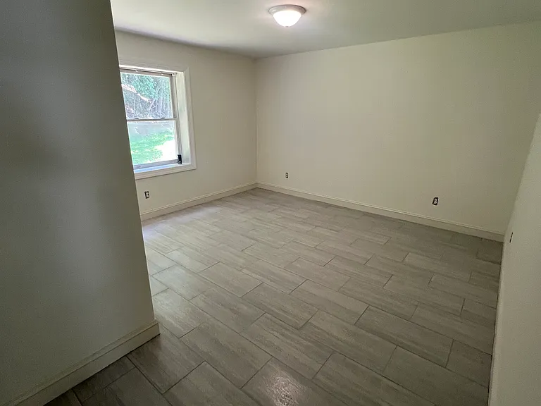 214 Park St — Photo 3