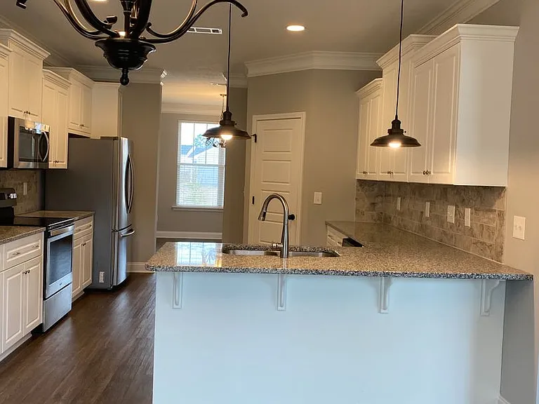 921 Burlington Dr — Photo 11