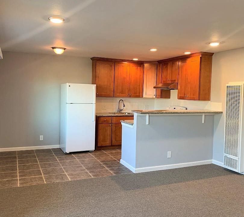 1st image of 1516 S Claremont St APT F