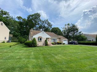 14 Carlyle Pl, Hartsdale, NY 10530