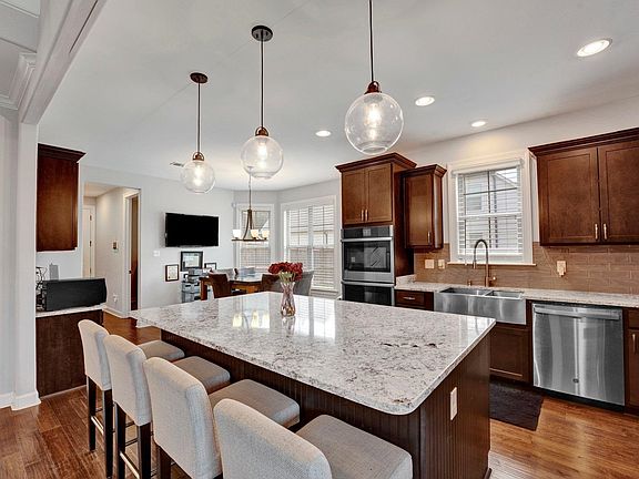 4th image of 761 Woodland Levee Way
