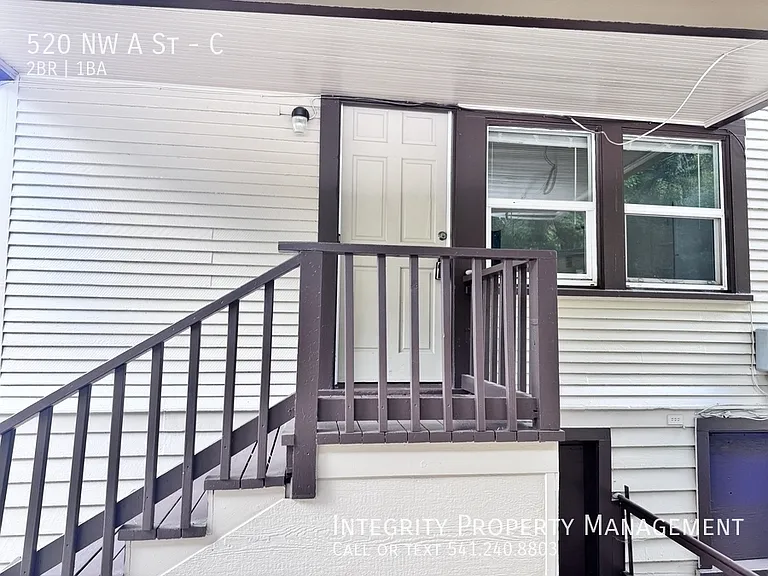 520 NW A St #C — Photo 18