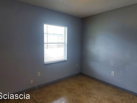 4th image of 2422 Chestnut Woods Dr