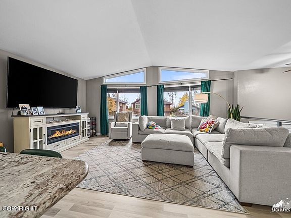 4th image of 8013 Parkridge Cir