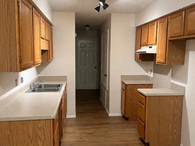 2420 W Mary Dr — Photo 1
