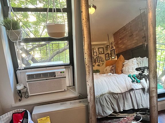 5th image of 516 E 6th St APT 4C