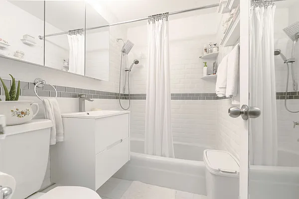 Sold by Halvatzis Realty | media 41