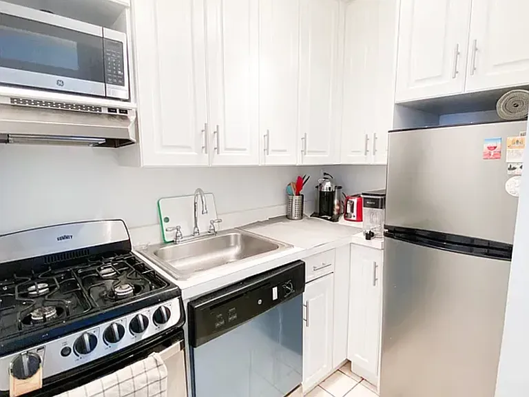 191 E 76th St #2A — Photo 3