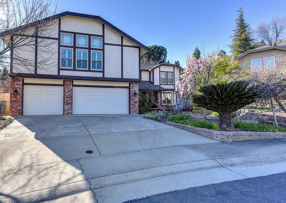 2nd image of 4606 Lava Ct