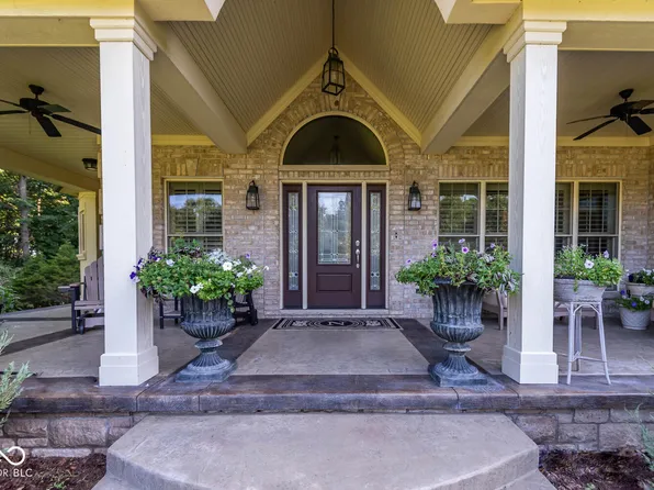 2589 E Pedigo Bay Dr, Bloomington, IN 47401