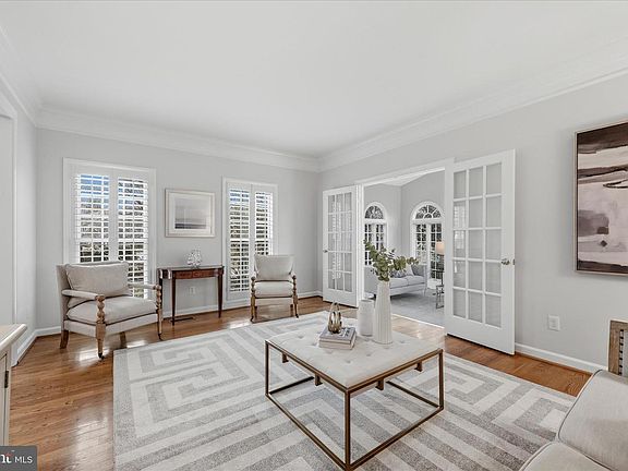 5th image of 1234 Tottenham Ct