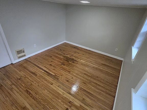 3rd image of 93 Mount Vernon Ave #7C