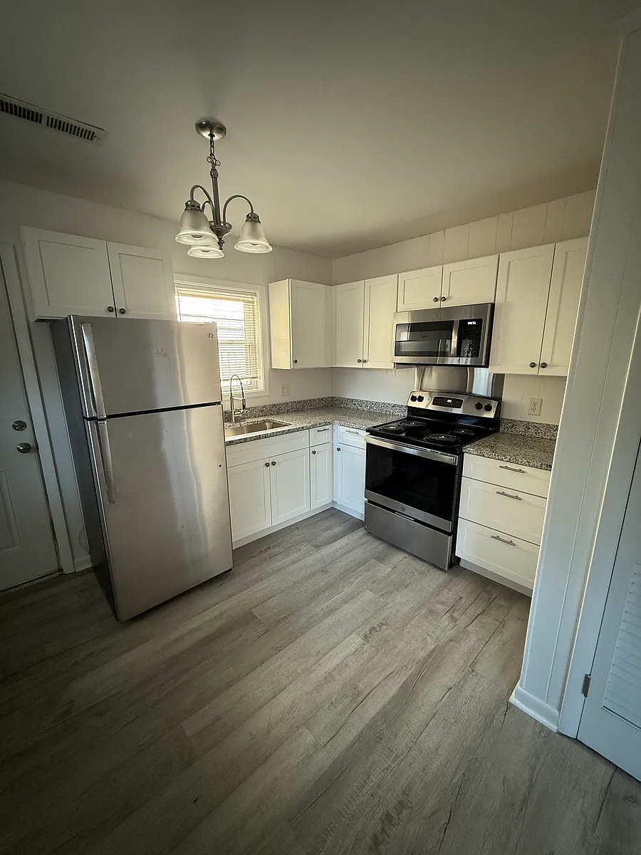 kitchen - 1710 Pinecrest Rd #C